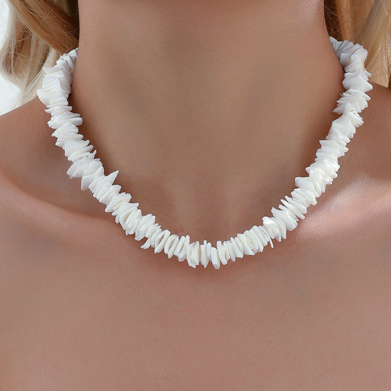 Minimalist Irregular Necklace With Natural Pearl Shell Clarbone Chain