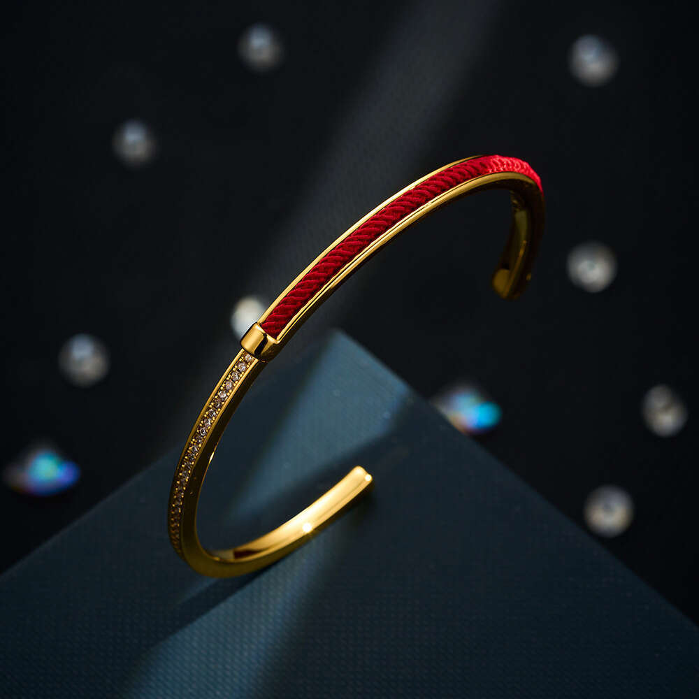 New Red String Series Micro Paved Zirconia Starry Sky Light High-end Exquisite Hand Jewelry Simple Versatile Bracelet