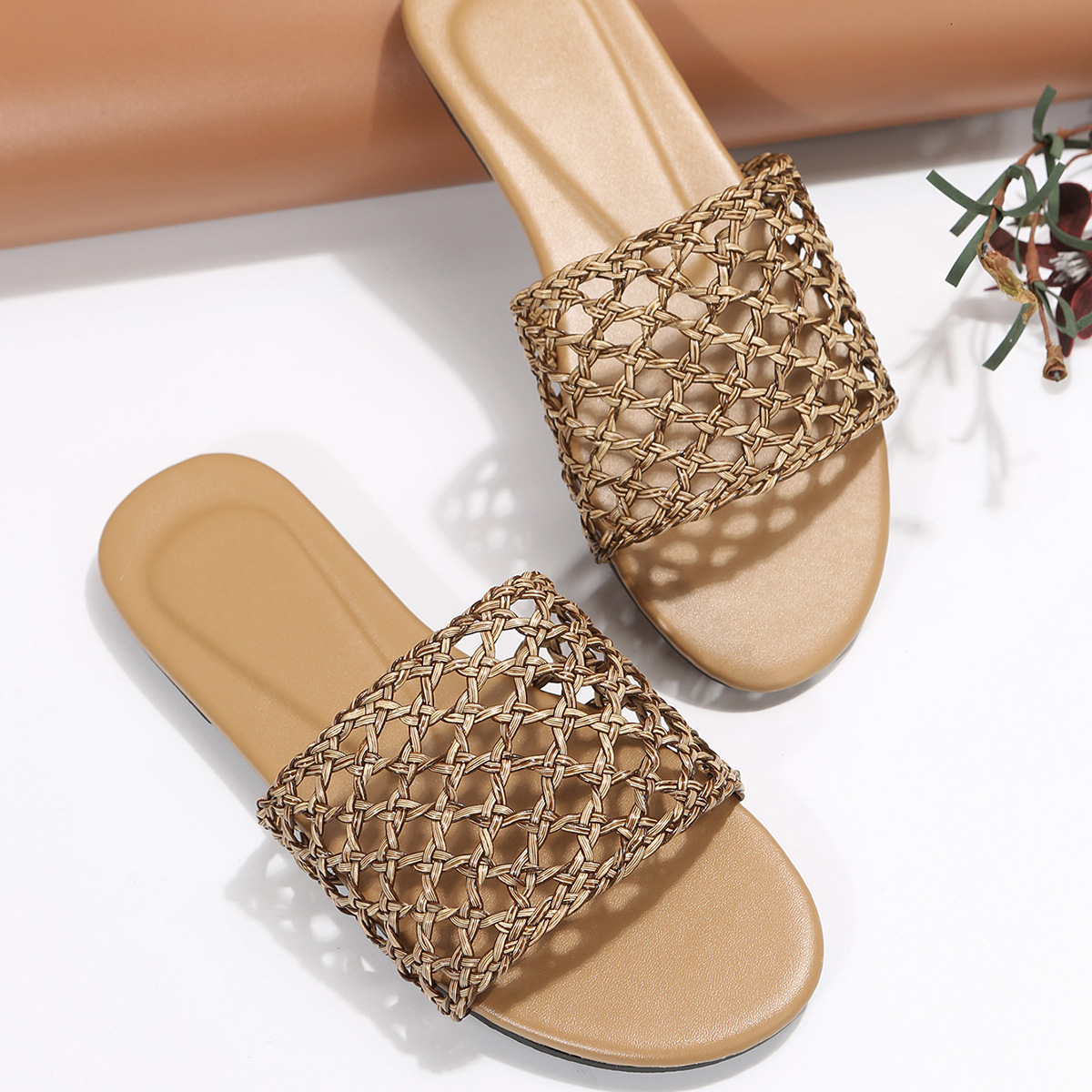 Luxury Brand Designer Shoes Sandals 2023 Summer European And American Foreign Trade Plus Size Women's Woven Casual Flat Sandals In Stock