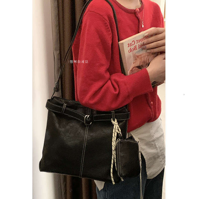 designer bag Minimalist Large Capacity for Women 2024 New Fashion Commuter Tote Versatile Shoulder Underarm Bag