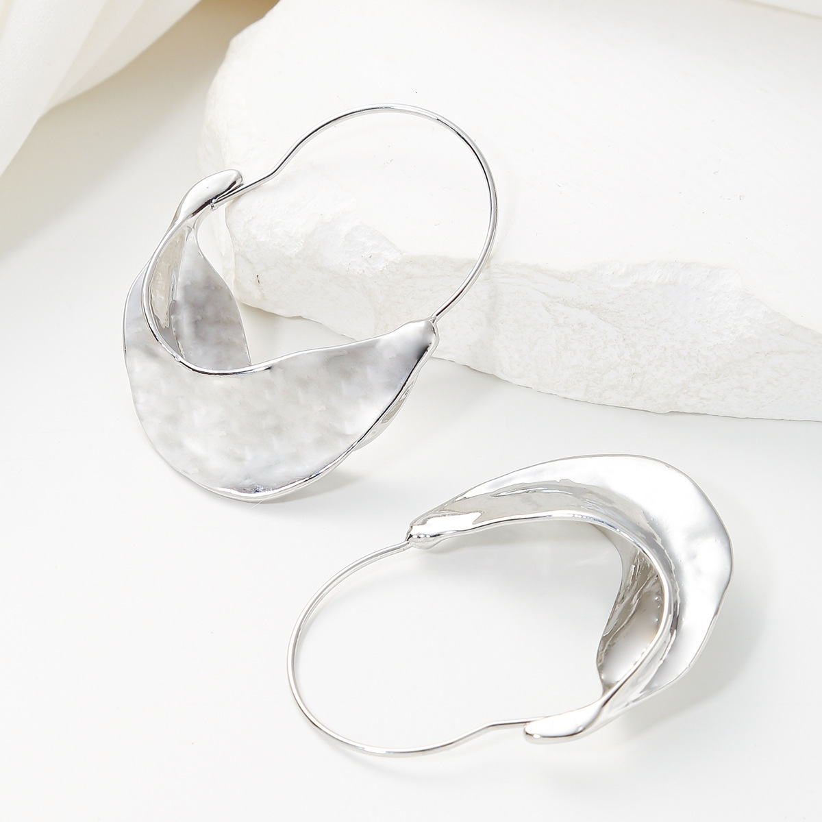 Fashion American Style Irregular For Women, Unique Alloy Metal Stud Earrings, Simple Earrings And Ear Pendants