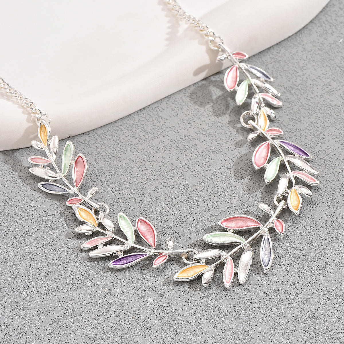 Leaf Design For Women Personality Alloy Pendant Long Chain Necklace