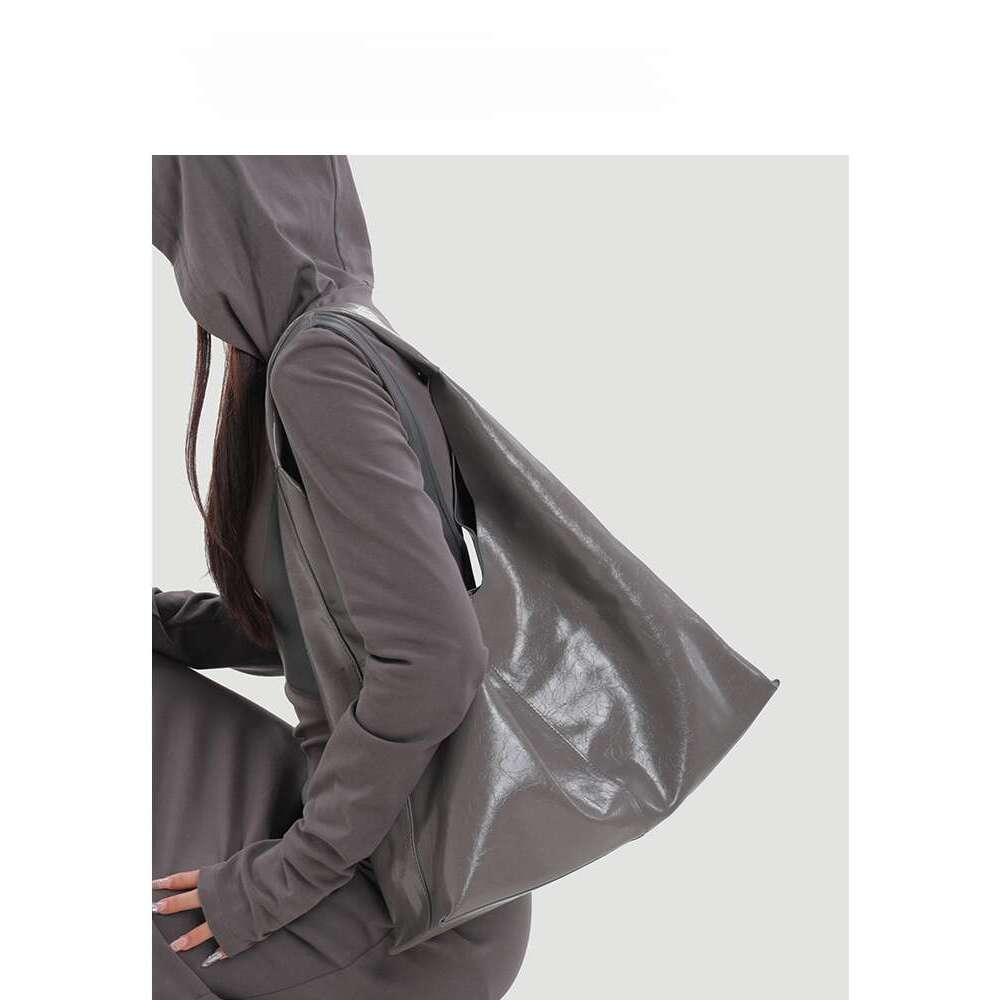 .luxury bag Leather handbag one shoulder bags women's 2025 new model niche capacity commuter shoulder and armpit bag