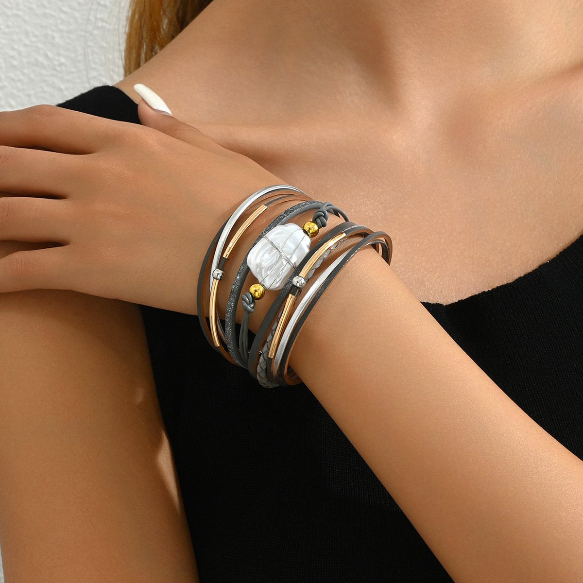 Fashion Commuter Style Women's Simple Multi-Layer Design Pearl Mother-Of-Pearl Bracelet