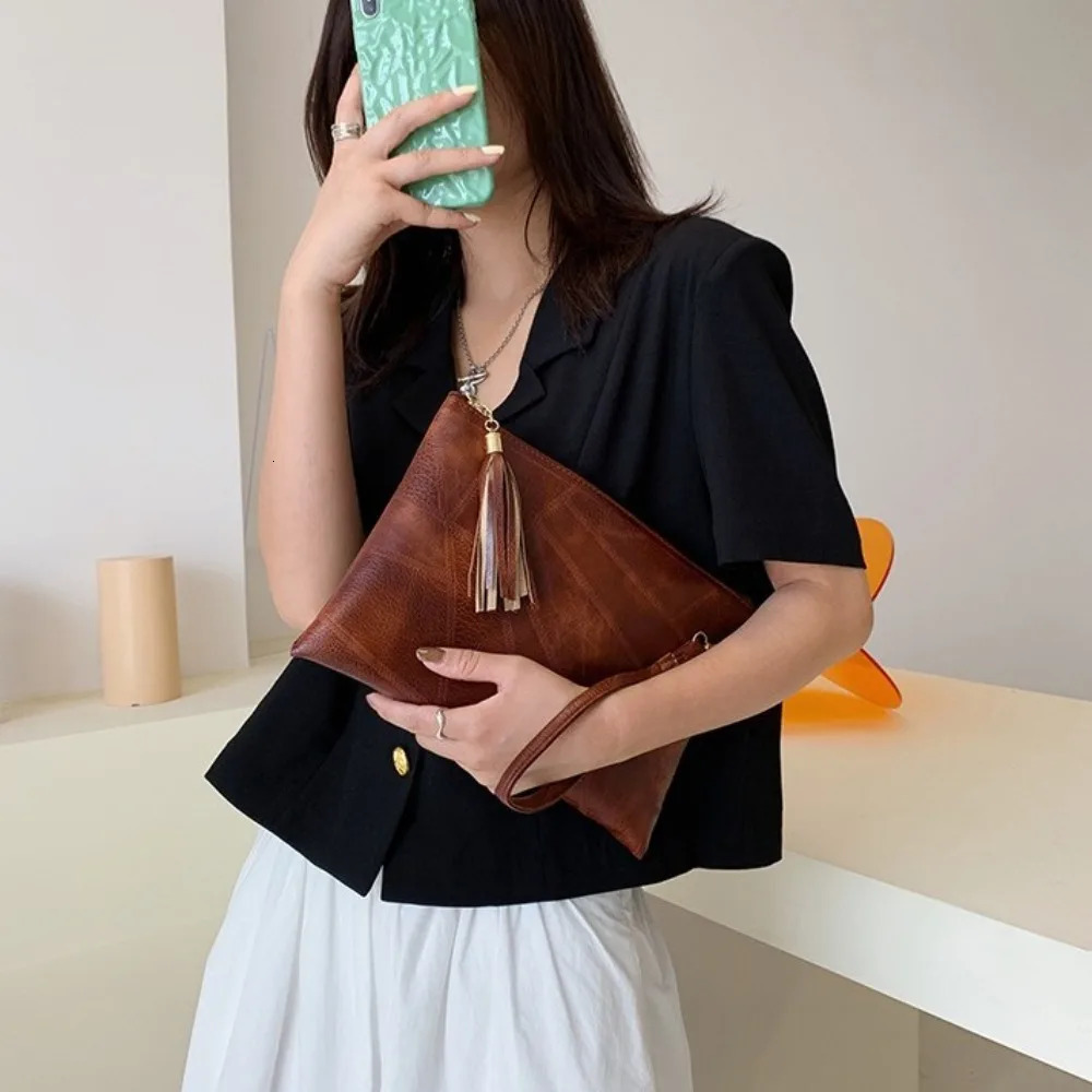 Casual Tassel Handheld Bag Korean Style Solid Color Zipper Coin Purse PU Leather Handbag Small Item Bag Men 250617