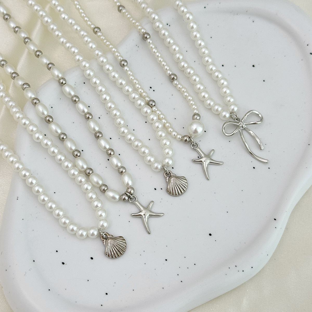 Spicy Style Bow Starfish Pendant Necklace High Quality Pearl Beaded Choker Chain for Women