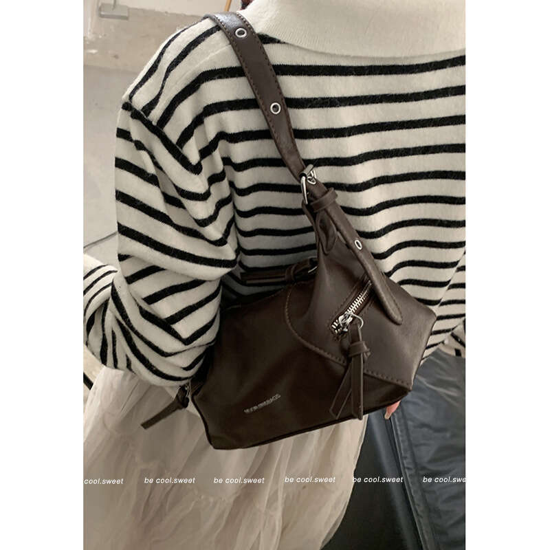 Autumn Underarm Women's 2024 New designer bag Fashion Single Shoulder Simple Large Capacity Crossbody Bag