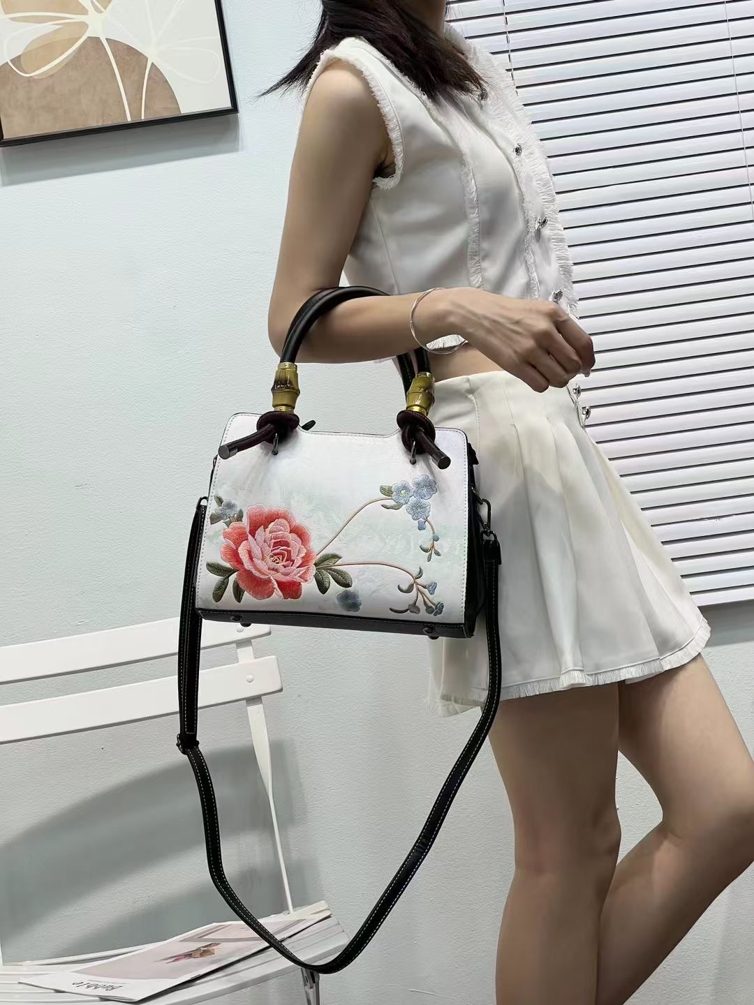 8928 Chinese Floral - Embroidered Handbags designer bag Support customization