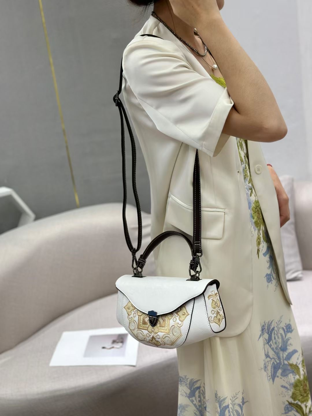 RH1653 Chinese Floral - Embroidered Handbags designer bag Support customization