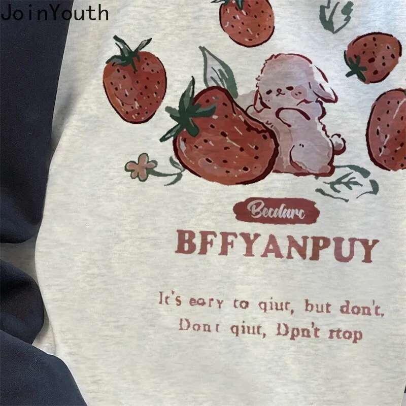 Korean Sweet Tshirts Womens Clothing Cute Strawberry Rabbit Oversized Tops 2025 Ropa Mujer Casual Fashion T-shirt Y2k Tops