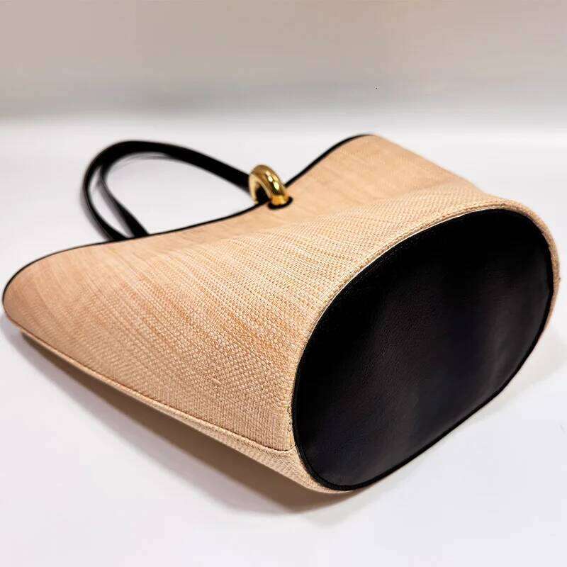 Designer Luxury Spring And Summer Casual Multifunctional Commuter Basket New Stylish Retro Women Straw Woven Tote Bag Bags For Wome