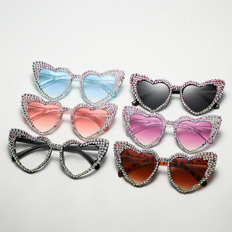 KLASSNUM Women Diamond Frame Heart Shape Sunglasses Large Anti UV400 Sun Glasses for Ladies Year Party Eyewear 250617
