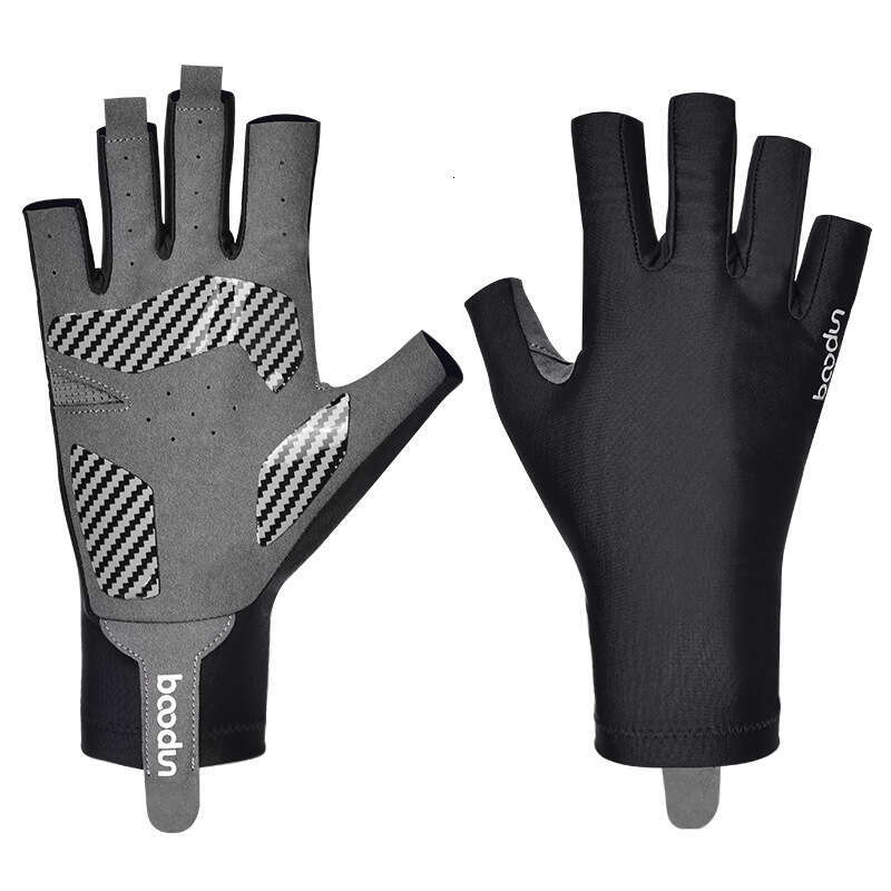 New outdoor fishing gloves in spring and summer refer to silicone non-slip Luya gloves.