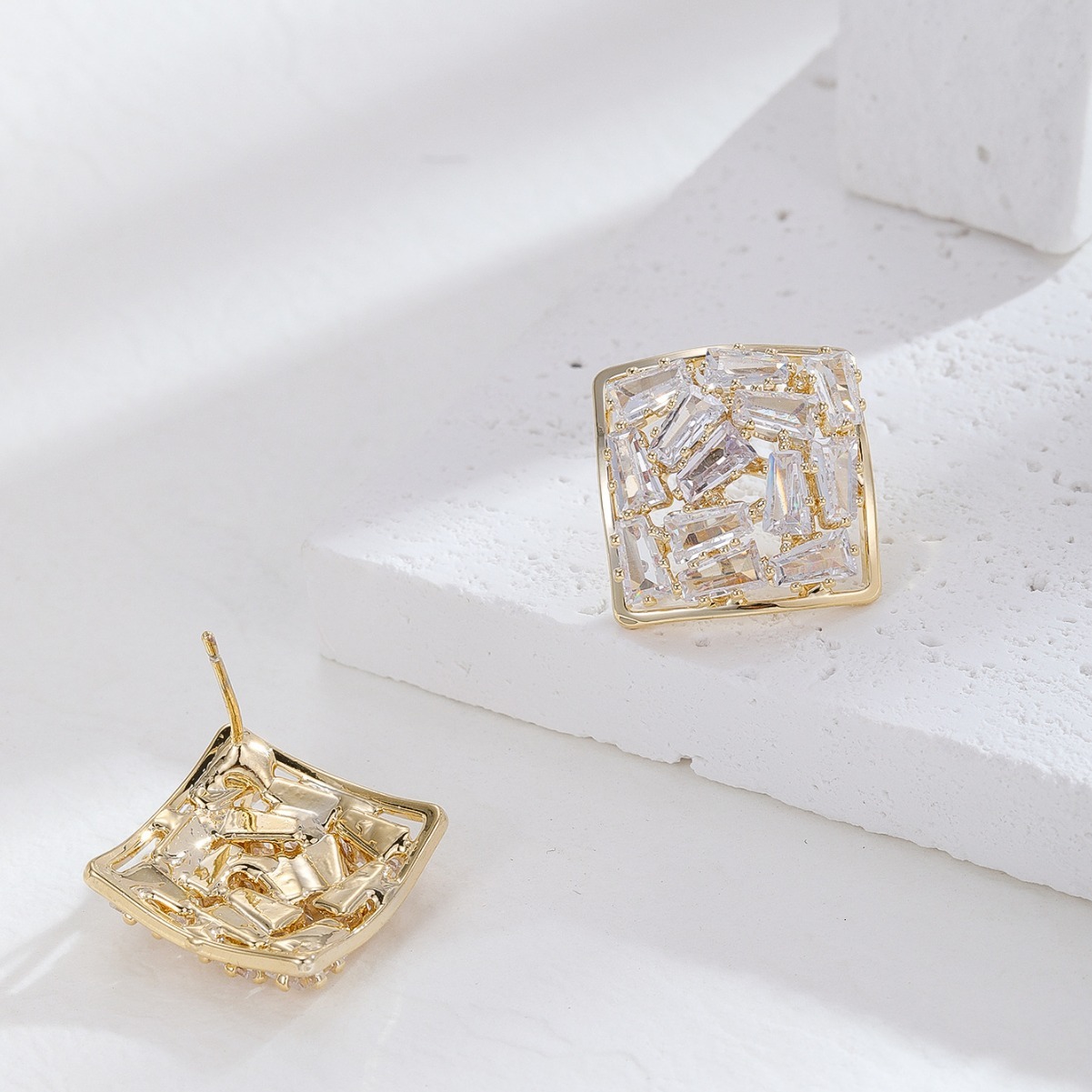 Minimalist Elegant Japanese And Korean Style Super Shiny Inlaid Zircon Full Design High-End Square Earrings