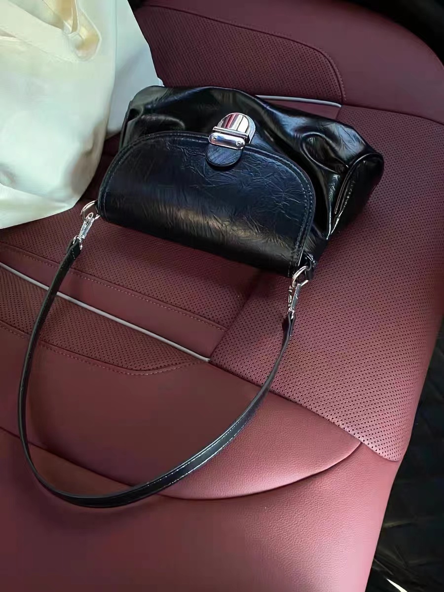 Free Shipping Designer Luxury Bag Bag 2025 Autumn New Women's Vintage Soft Leather Shoulder Bag French Style Versatile Underarm Bag High-end Cros