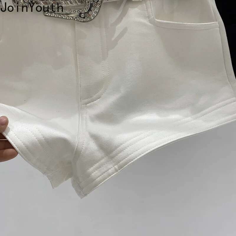 2025 New Bottoms Jean Shorts Women Heavy Diamond Belt Y2k Pants Pantalones Cortos De Mujer Fashion Summer Bodycon Short Mujer