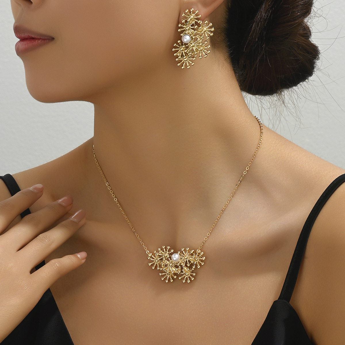 Fashion Suower Design Women's Earrings Necklace Set Personality Style Pearl Inlaid Clavicle Chain