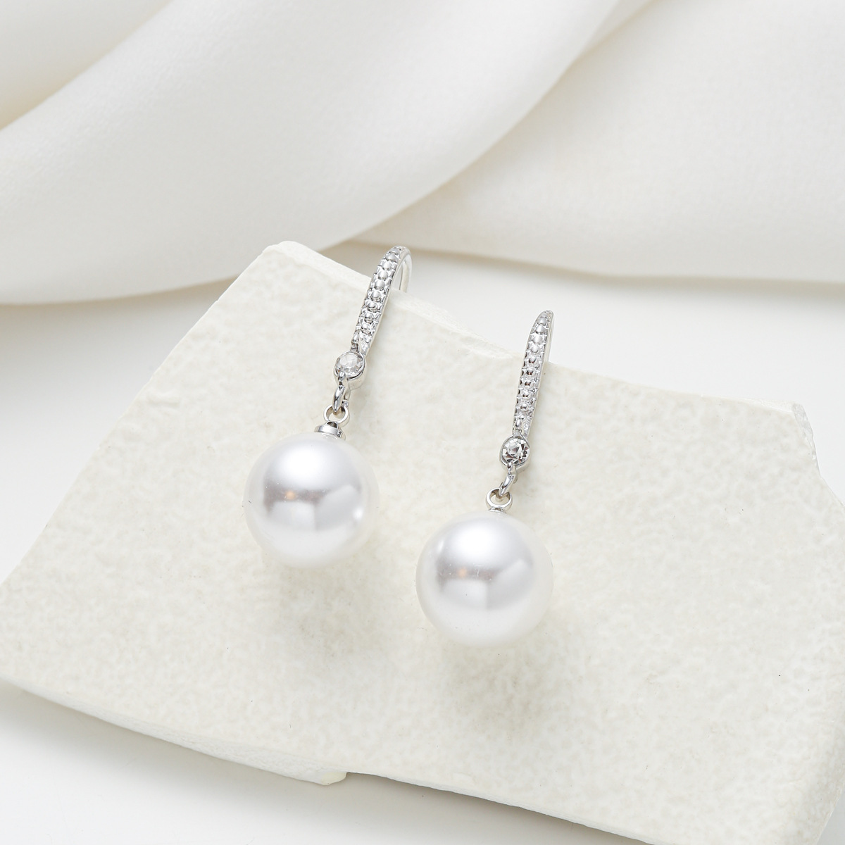 Korean And Japanese Style Pearl Personality Inlaid Zircon Design Studs Elegant High-End Earrings