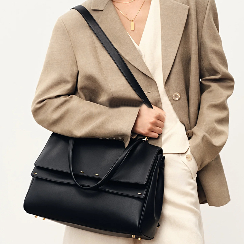 Free shipping designer bag Wholesale Fashion Casual Backpack High-end Commuter Laptop Bag Large Capacity Simple Business Backpack Student School Bag