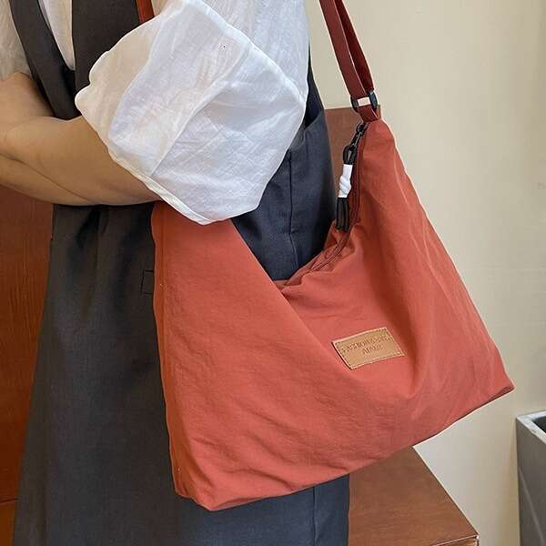Ultra-light Large Capacity Waterproof Oxford Cloth Couple Fashion Versatile Casual Korean Style Tote Lightweight Crossbody Bag