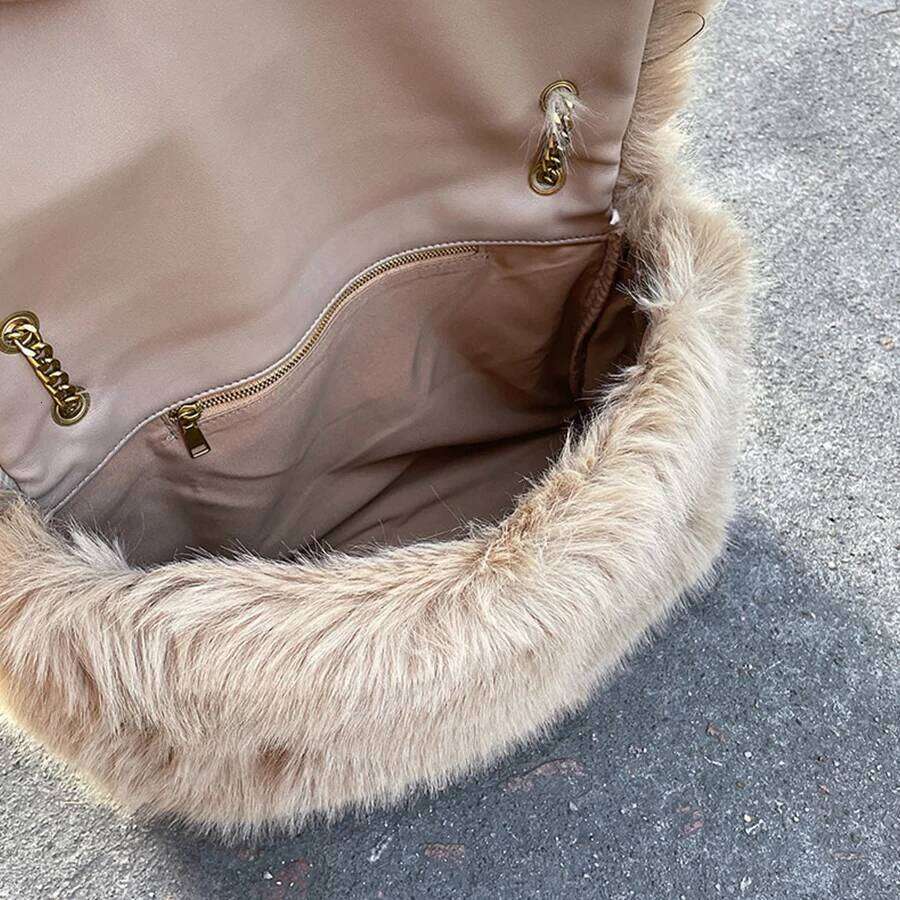 Large Capacity Streetwear Fur All-Match Women Totes Chains Fluffy Winter Commuter Shoulder Bags Moda Advanced Handbag Sac 2025/06/22