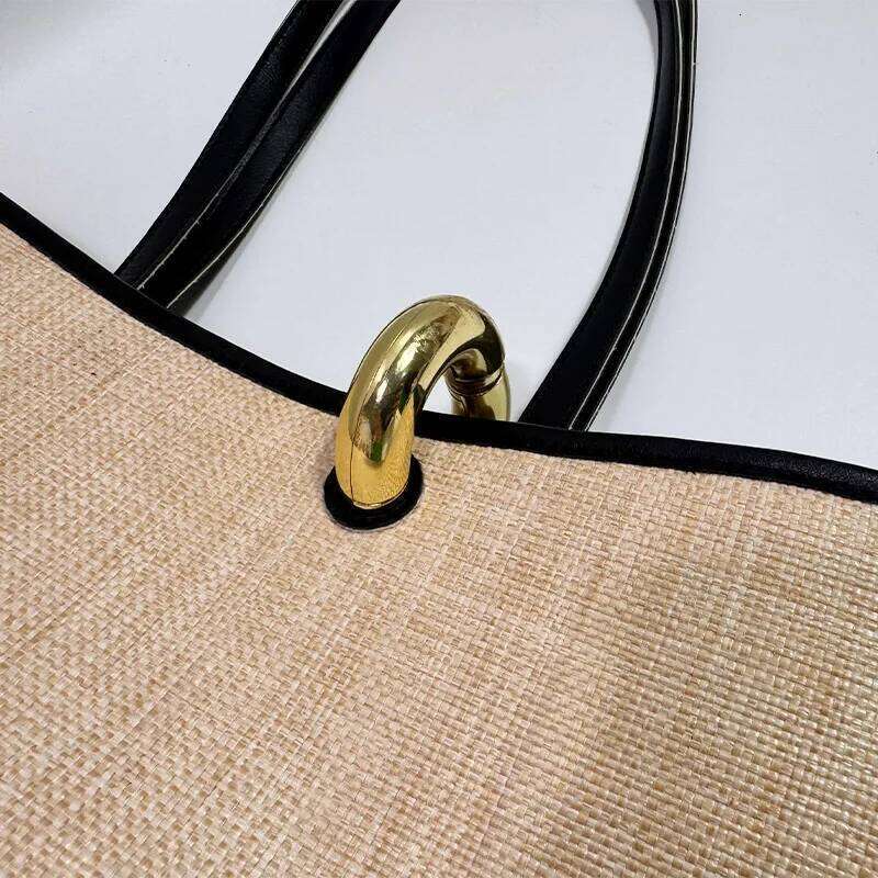 Designer Luxury Spring And Summer Casual Multifunctional Commuter Basket New Stylish Retro Women Straw Woven Tote Bag Bags For Wome