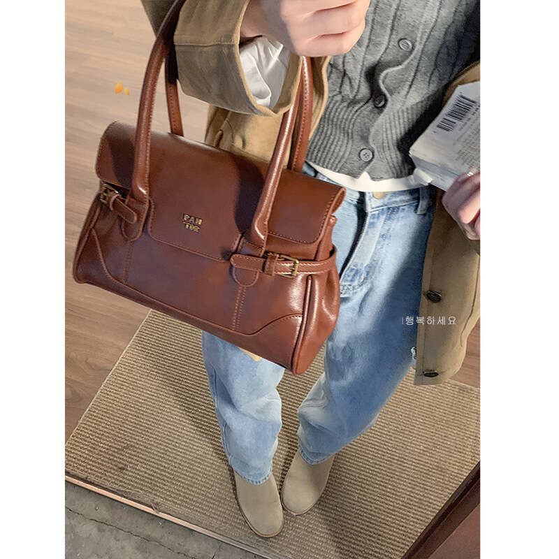 designer bag High-end Handheld Commuter for Women 2024 New Autumn Winter Niche Large Capacity Bag