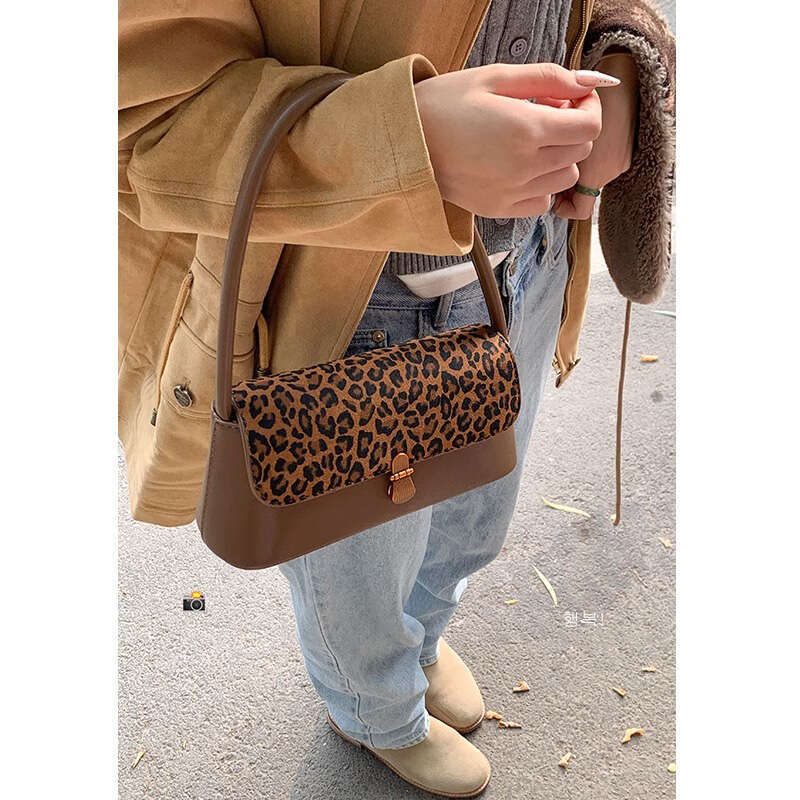 designer bag Niche Commuter Underarm Women's 2024 New Leopard Print Shoulder Bag Fashion Matte Handbag