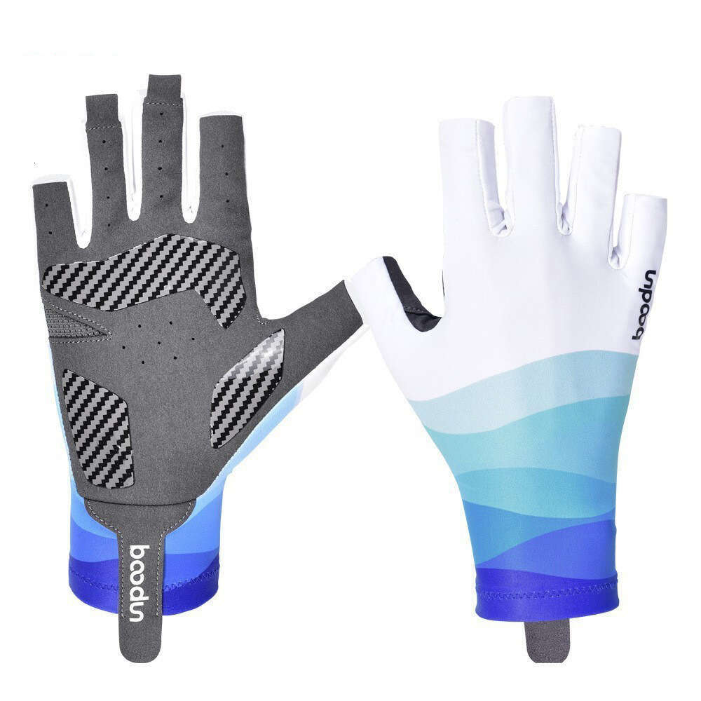 New outdoor fishing gloves in spring and summer refer to silicone non-slip Luya gloves.