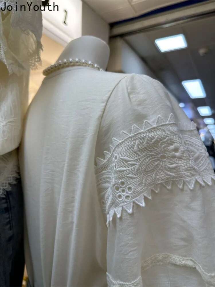 Women Clothing Vintage Blouses Temperament Lady Tops O-neck Short Sleeve Tops Chic Lace Embroidery Shirts 2025 Camisas De Mujer