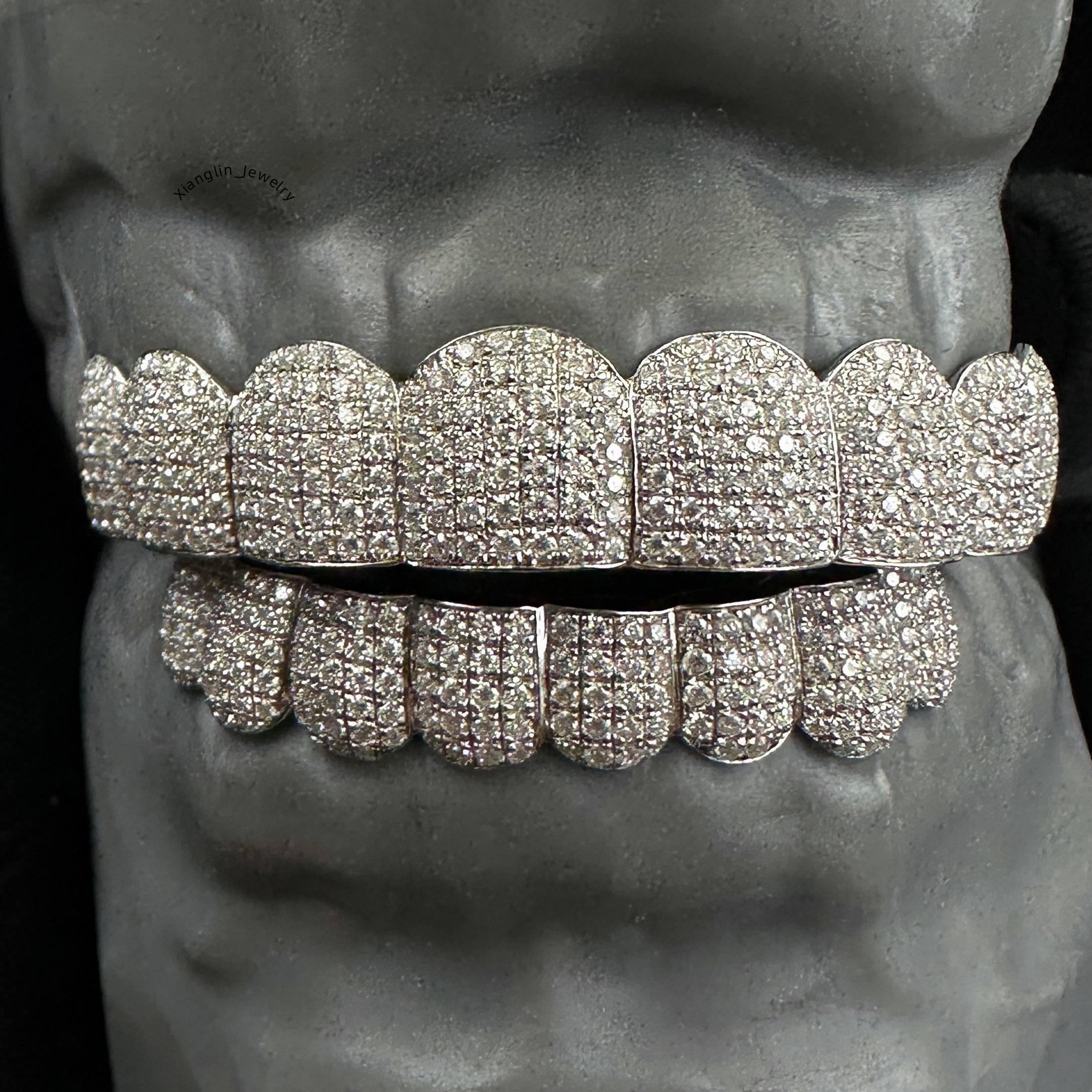 Custom VVS Moissanite Diamond 925 Sterling Silver Teeth Grillz Baguette Round Cut Hand Setting Cluster Hip Hop Jewelry