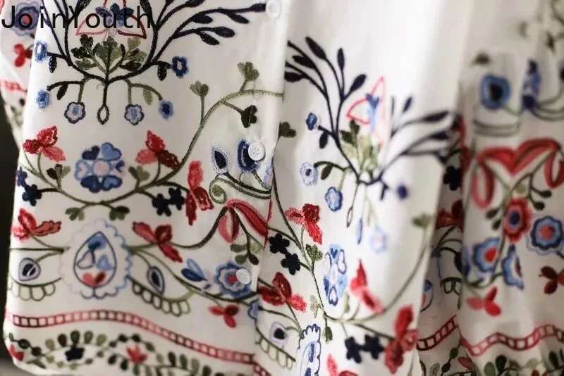 2025 Blusas Mujer De Moda Womens Clothing Vintage Blouse Chic Embroidery Floral Long Sleeve Shirts Lantern Sleeve White Tops