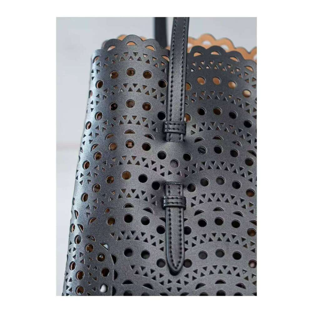 Brand Design High Quality Cowhide Shoulder Handbags For Women 2025 Fashion Large Capacity Genuine Leather Bucket Bag