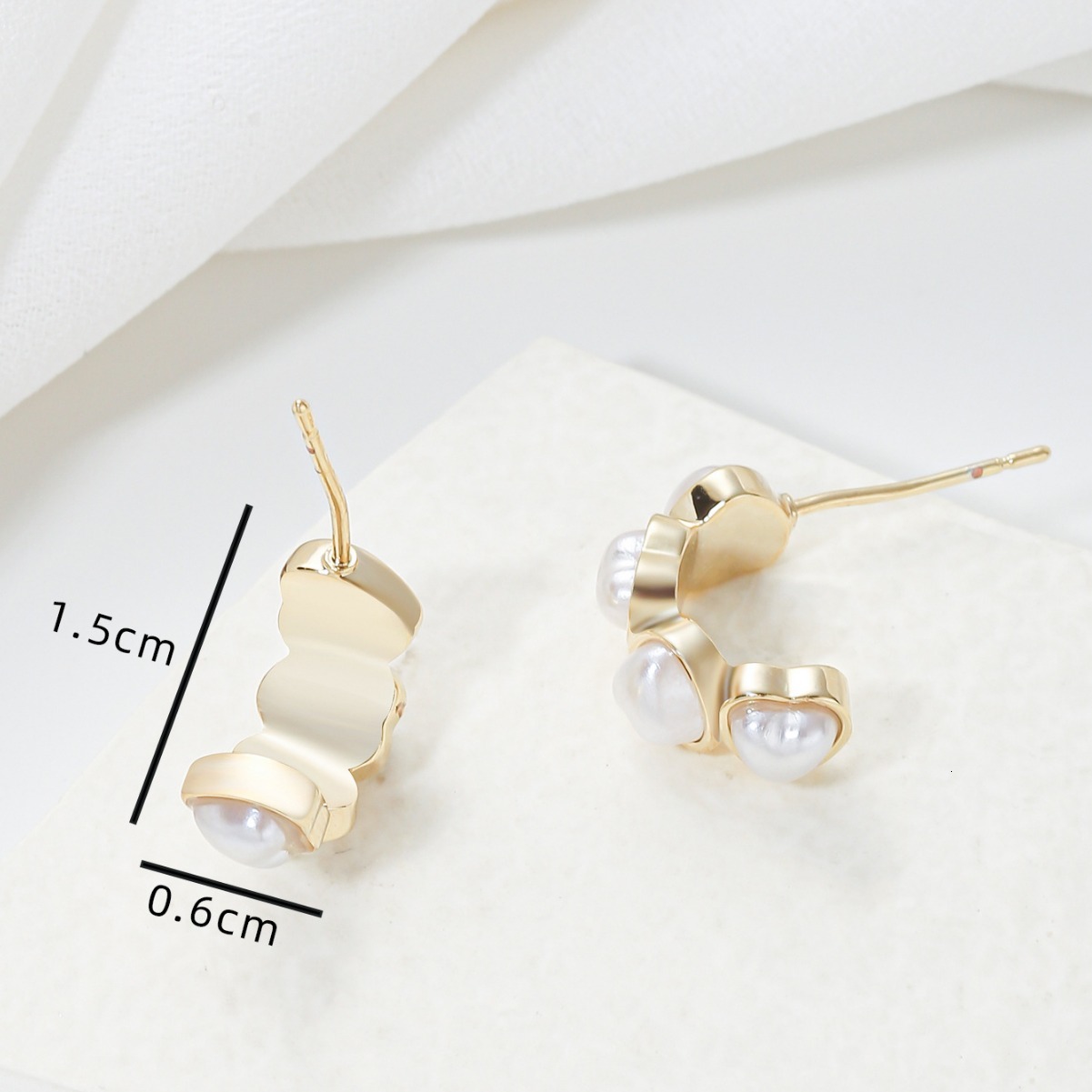 Heart Pearl Hoop Light Design High-End Sense Stud Earrings For Women Ear Jewelry