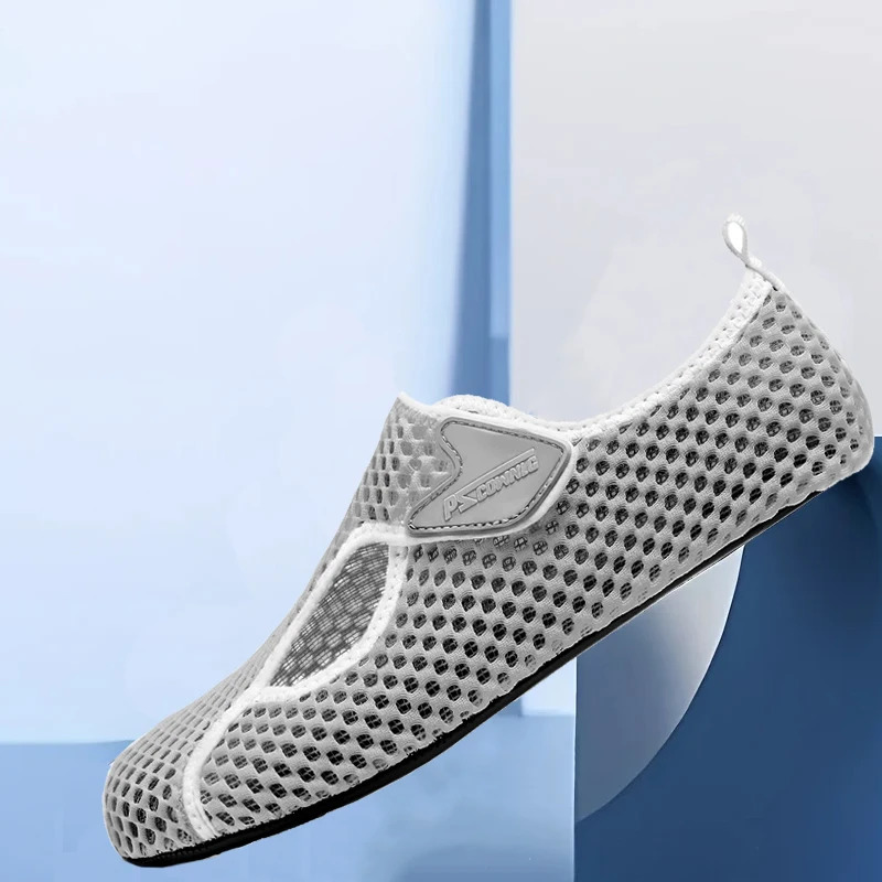 Unisex outdoor water shoes Comfortable quick drying beach socks Barefoot Men women Swimming sneakers Yoga casual 250612