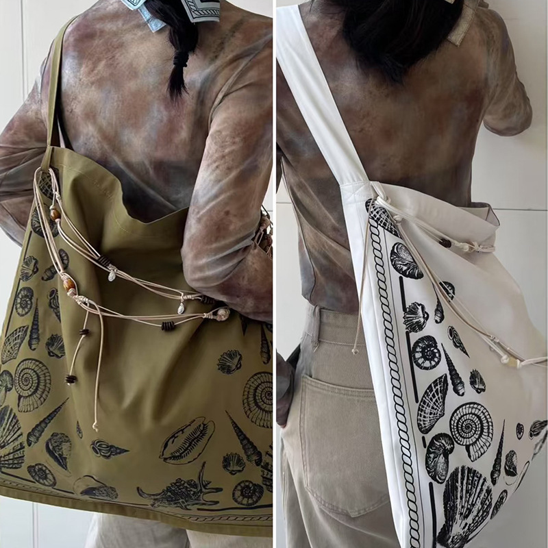 Free shipping designer bag Niche Designer Bag Simple Versatile Wave Playful Print Shoulder Bag Crossbody Bag Scarf Shopping Bag 2025 New Model