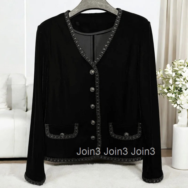 2025 Women Clothing Temperament Jackets V-neck Long Sleeve Velvet Outwear Ropa Mujer Korean Tops Vintage Oversized Coats 63b092