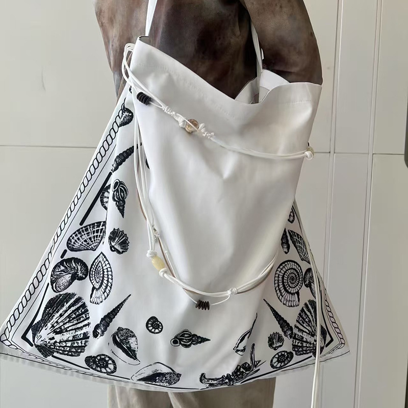 Free shipping designer bag Niche Designer Bag Simple Versatile Wave Playful Print Shoulder Bag Crossbody Bag Scarf Shopping Bag 2025 New Model