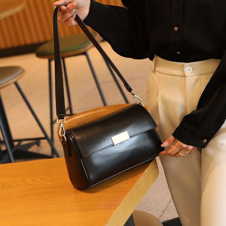 Top Layer Cowhide 2025 New Underarm for Women Fashion Crossbody High-Quality Genuine Leather Shoulder Bag