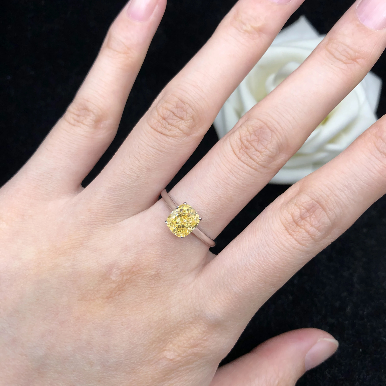 Vogue Jewelry 1.5Ct Cushion Cut Lab Grown Yellow Diamond Engagement Ring 14K AU585 White Gold Fine Jewelry R158 250617