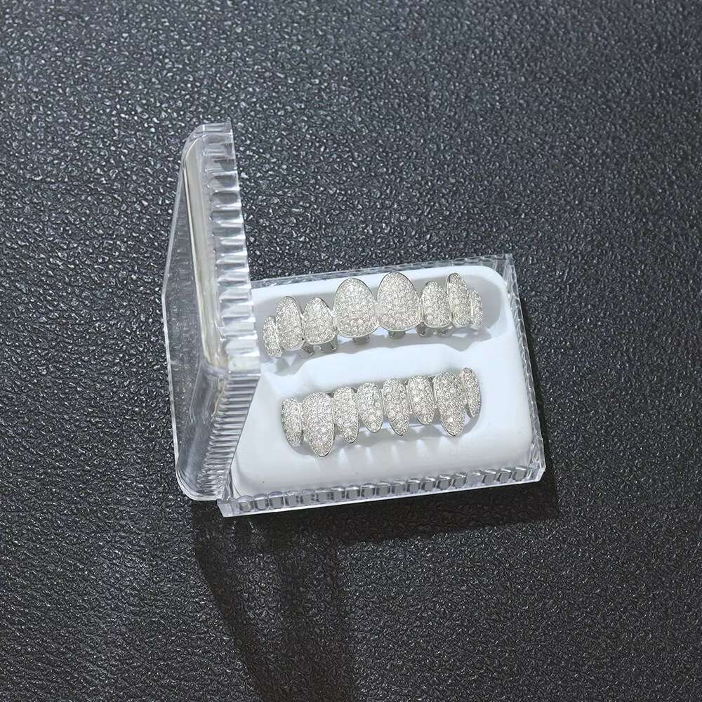 Custom Diamond Grillz Hip Hop 18K Gold Plated Iced Out Moissanite Diamond Grillz for Teeth
