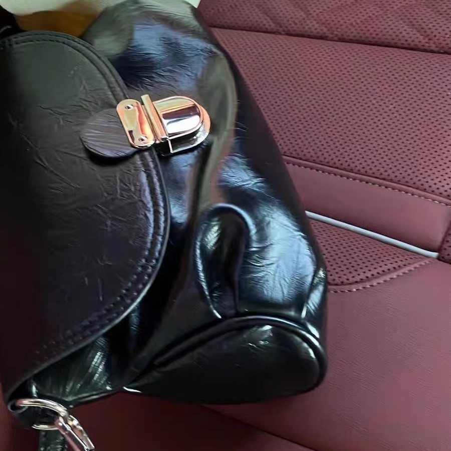 Free Shipping Designer Luxury Bag Bag 2025 Autumn New Women's Vintage Soft Leather Shoulder Bag French Style Versatile Underarm Bag High-end Cros