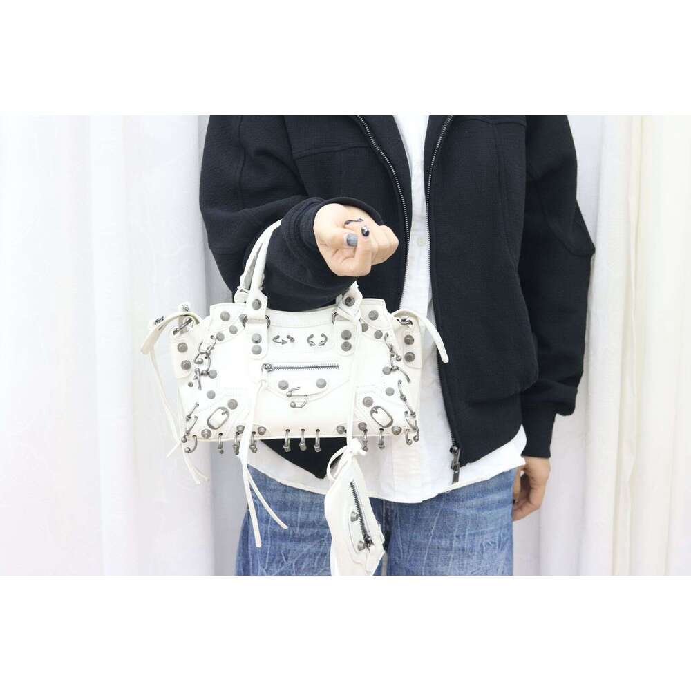New Style Safety Pin Perforated Multi Stud Personality Rivet Motorcycle Sweet Cool Underarm Niche PU Shoulder Hot Girl Bag