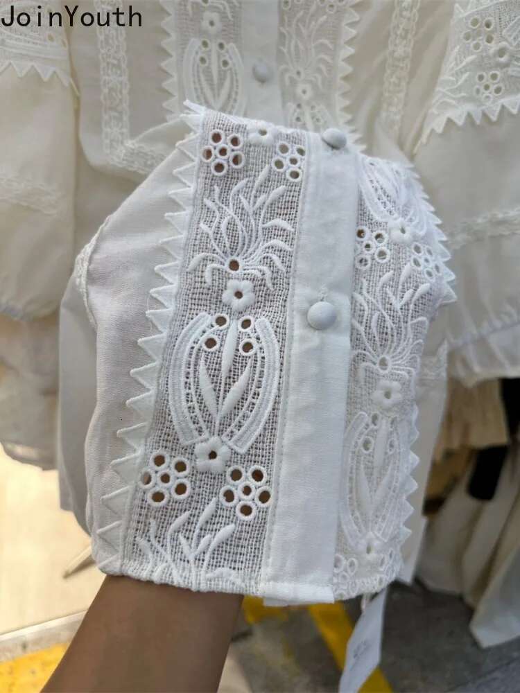 Women Clothing Vintage Blouses Temperament Lady Tops O-neck Short Sleeve Tops Chic Lace Embroidery Shirts 2025 Camisas De Mujer