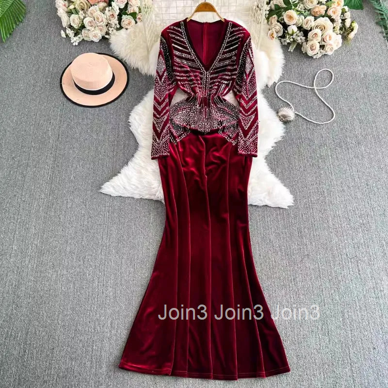 Velvet Woman Fishtail Dress V-neck Tunic Temperament Robe Femme 2025 Vestidos De Mujer Fashion Beading Bodycon Party Dresses