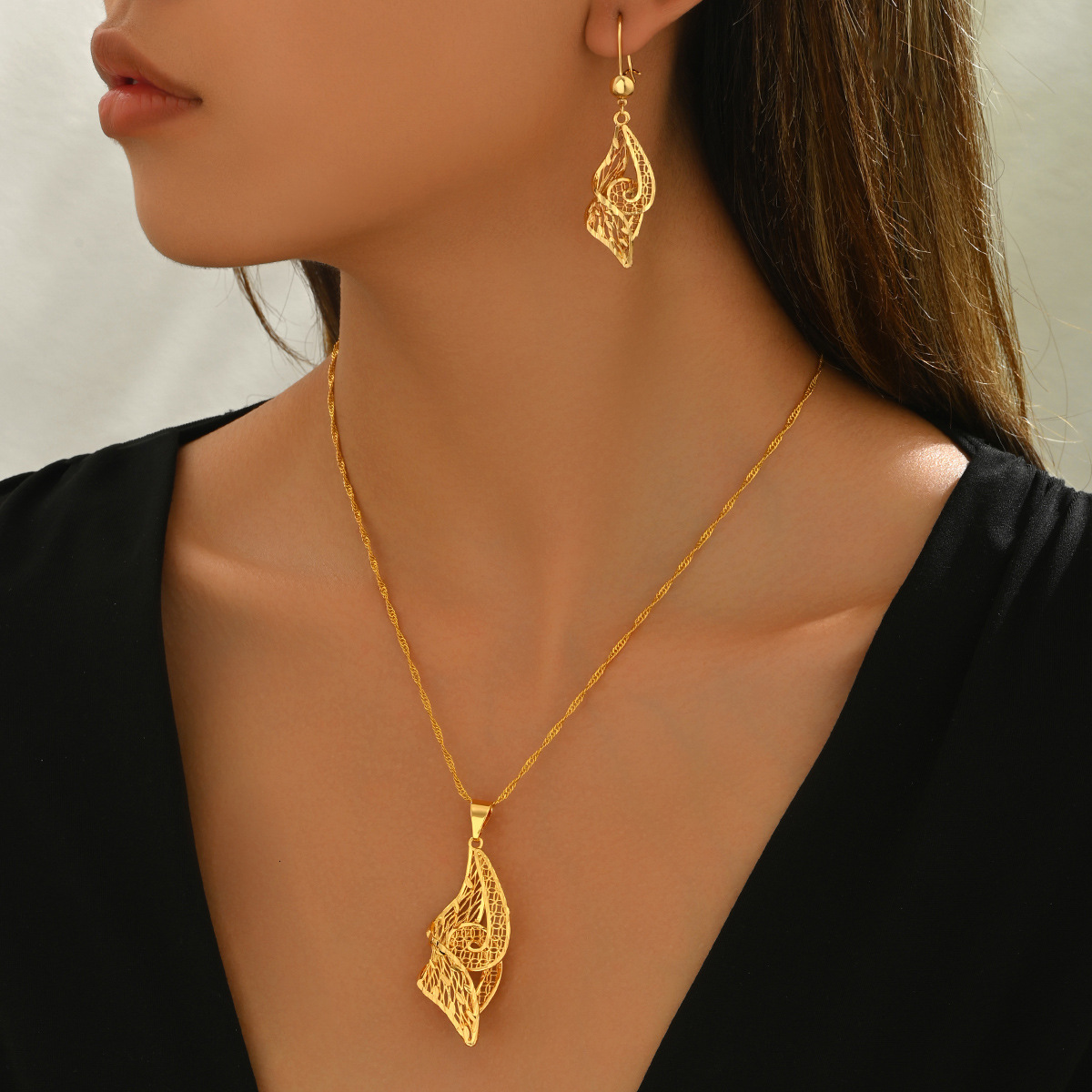 Jewelry Set For Women Electroplated Gd Long Clavicle Chain Versatile Earrings