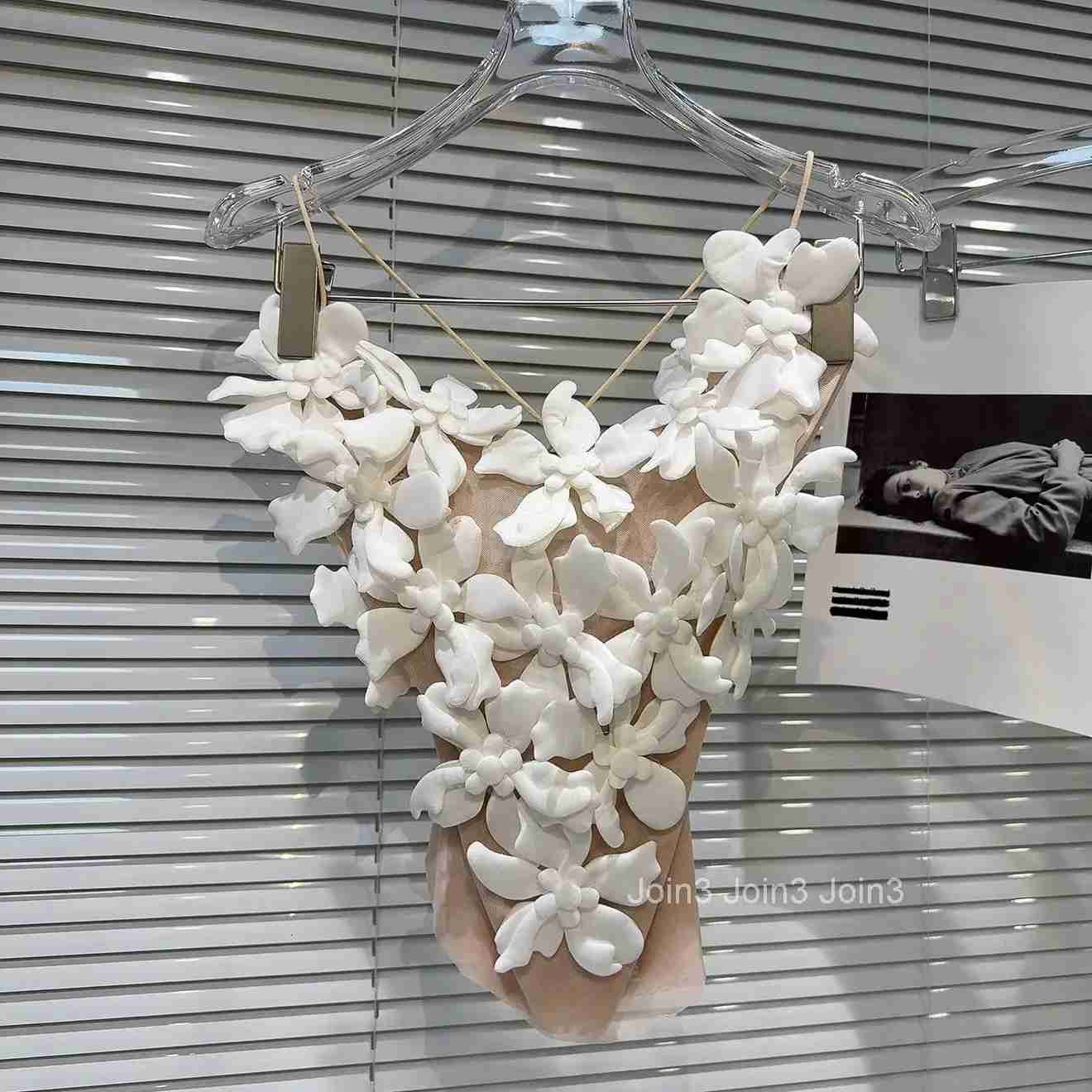 2025 Ropa Mujer 3D Floral Sweet Tanks Crop Tops Womens Clothing Sexy Backless Sling Vest Summer Tees Temperament Korean Camis