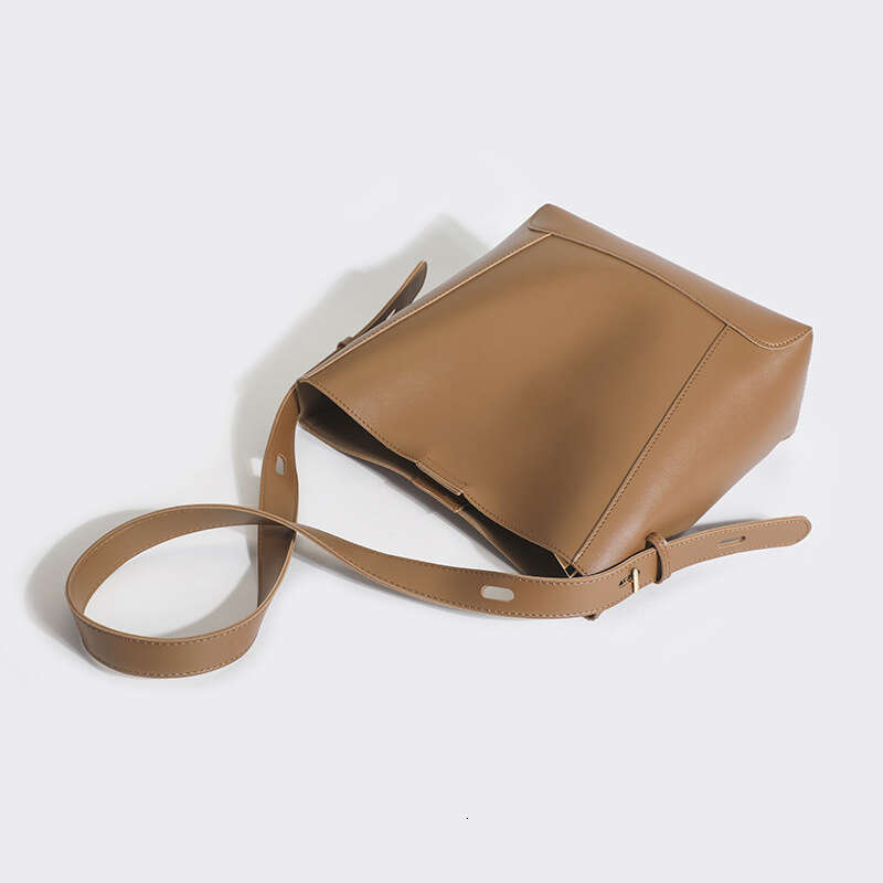 for Women Spring Summer 2025 New Women's Crossbody Versatile Genuine Leather Single Shoulder Large Capacity Commuter Bucket Bag