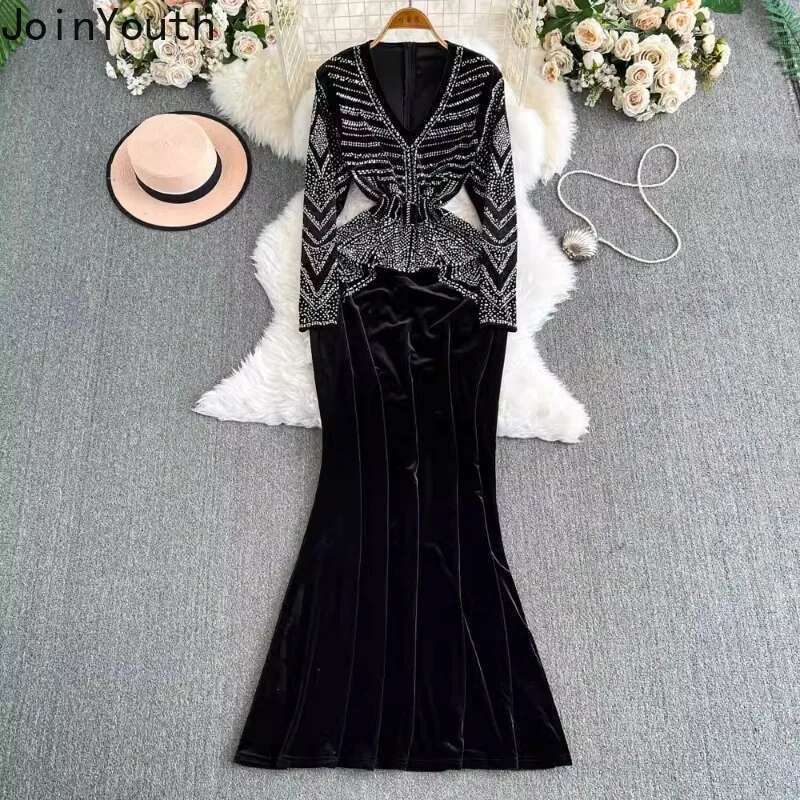 Velvet Woman Fishtail Dress V-neck Tunic Temperament Robe Femme 2025 Vestidos De Mujer Fashion Beading Bodycon Party Dresses