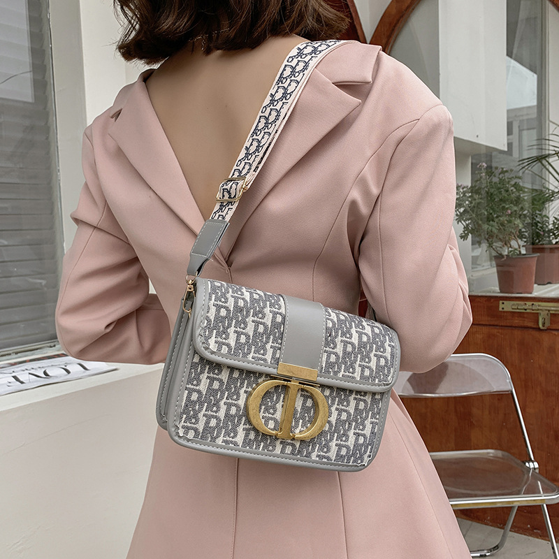 Free shipping 2025 designer Shoulder Bags for womans ladies flap lady fashion handbag womenWide shoulder strap small square bag crossbody Underarm mes
